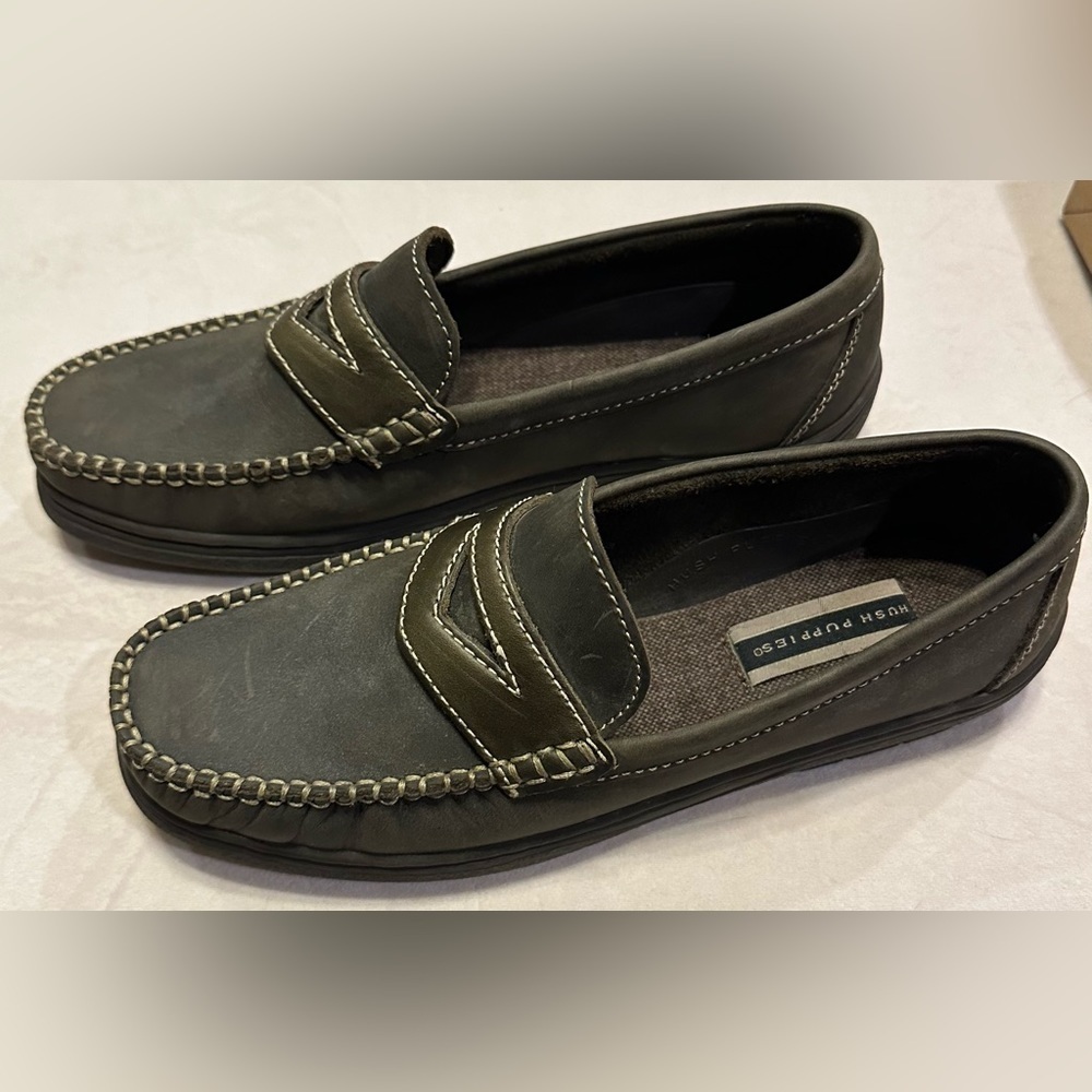 Hush Puppies Penny loafers in brown leather w rubber soles.  New!! 8.5 EW